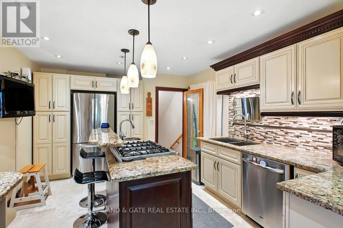 519 KINGSTON ROAD W