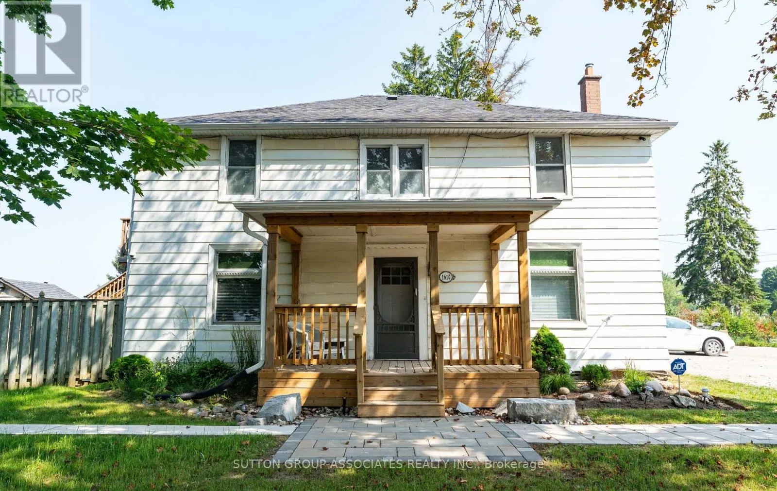 2 - 1610 DUNDAS STREET W