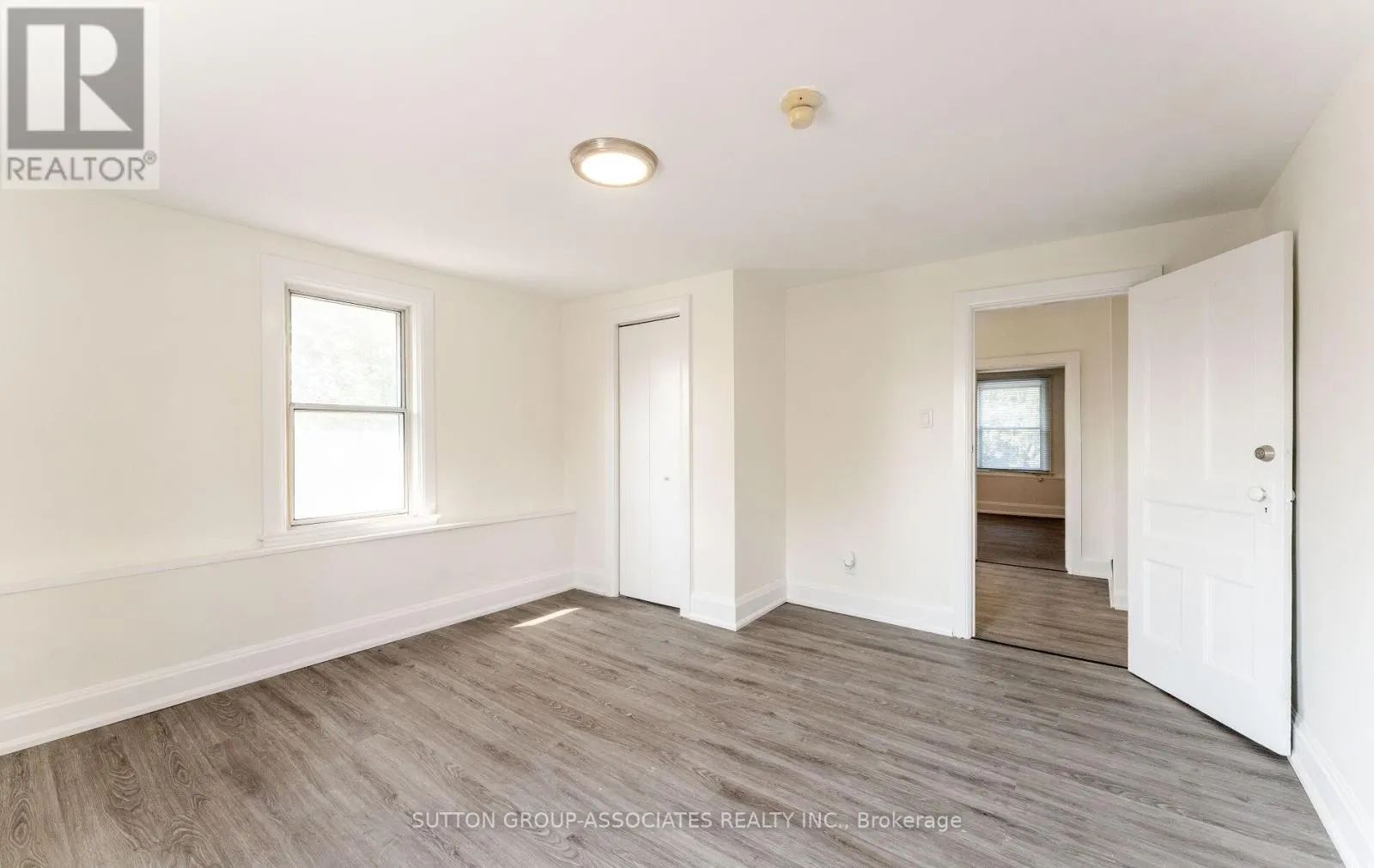 2 - 1610 DUNDAS STREET W