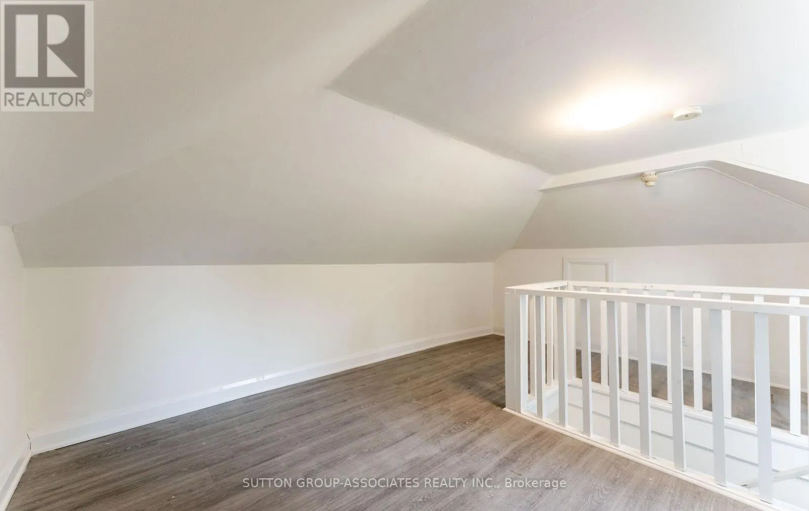 2 - 1610 DUNDAS STREET W