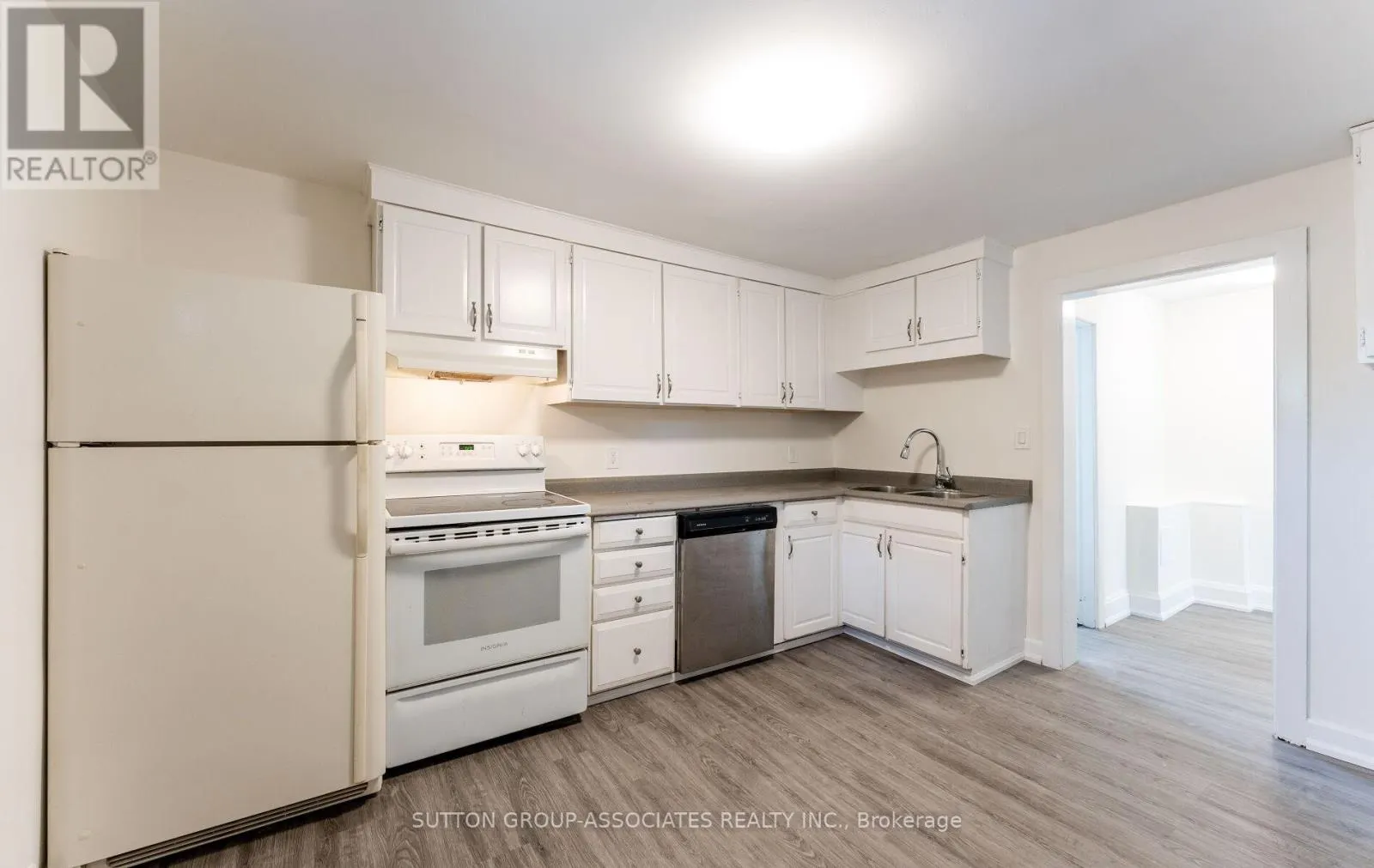 2 - 1610 DUNDAS STREET W