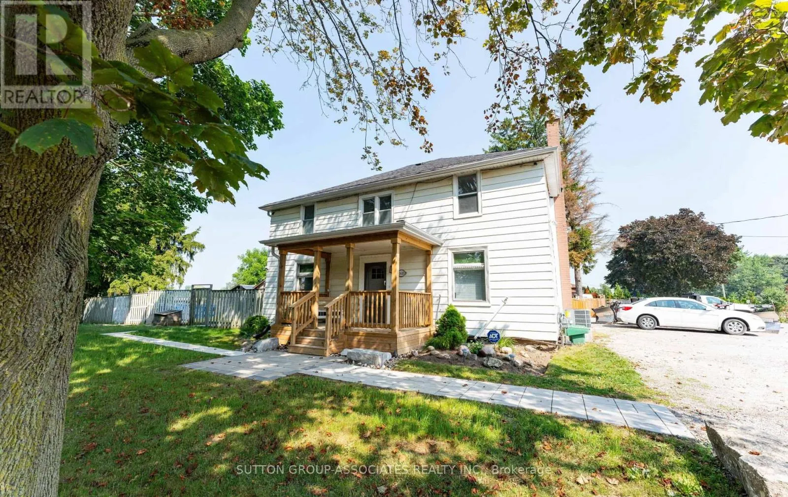 2 - 1610 DUNDAS STREET W