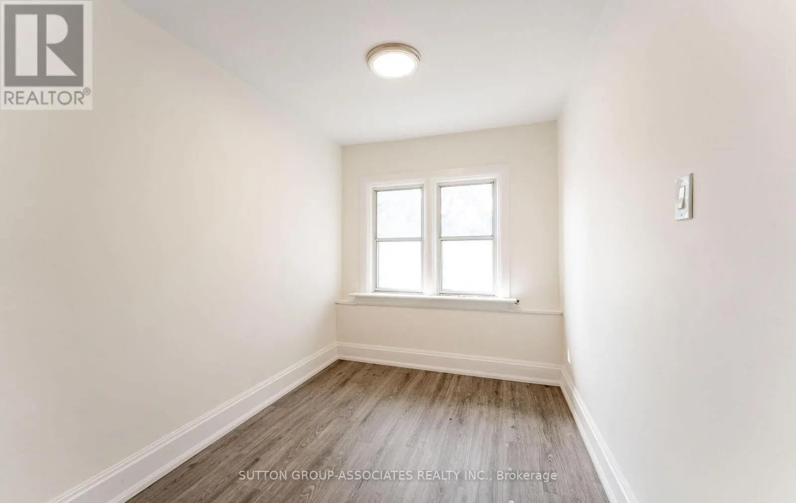 2 - 1610 DUNDAS STREET W