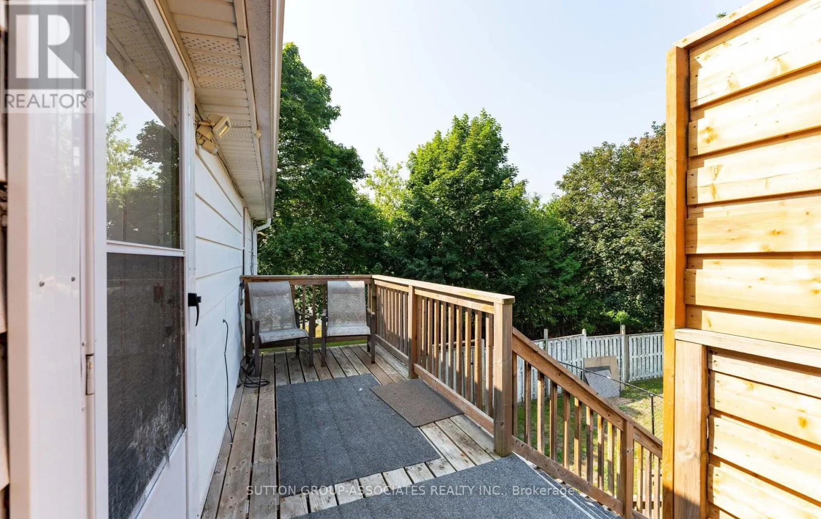 2 - 1610 DUNDAS STREET W