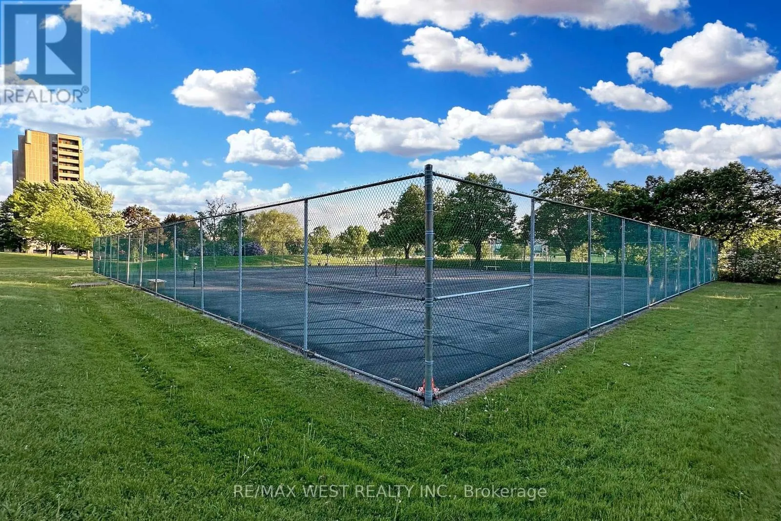 1207 - 44 FALBY COURT