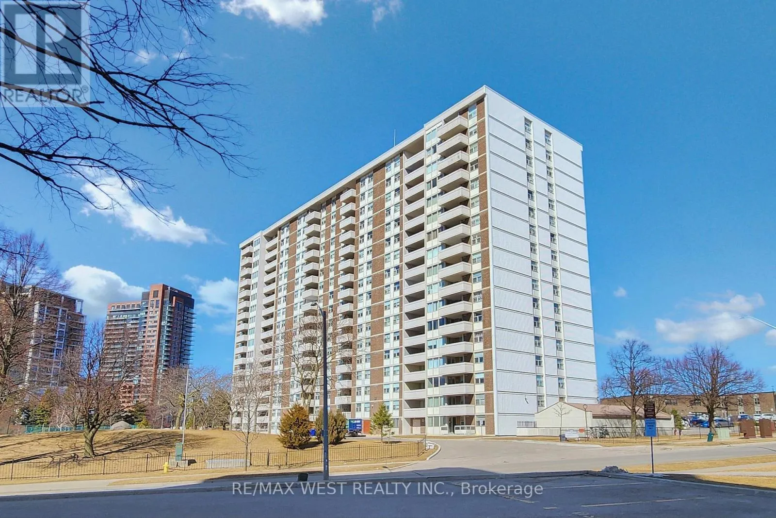 1207 - 44 FALBY COURT
