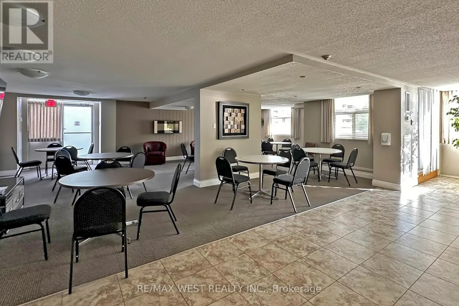 1207 - 44 FALBY COURT