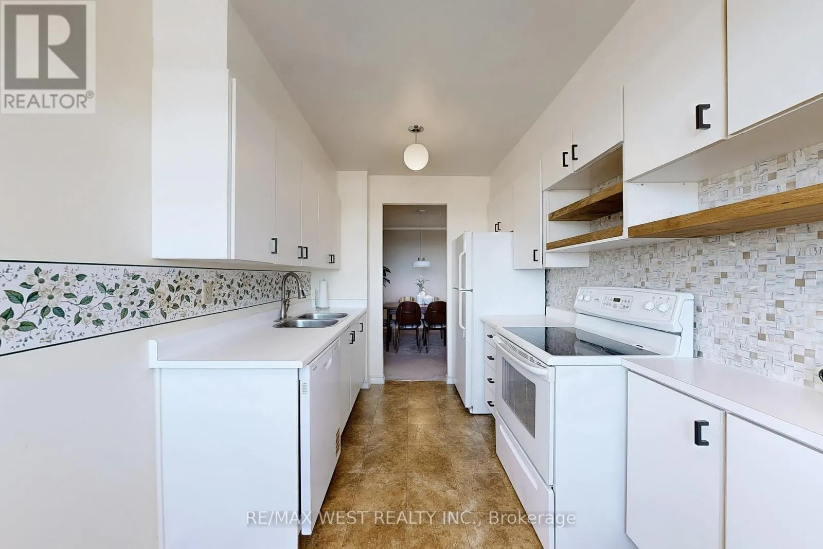 1207 - 44 FALBY COURT