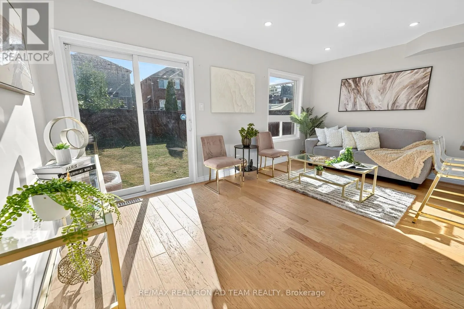 34 UNSWORTH CRESCENT