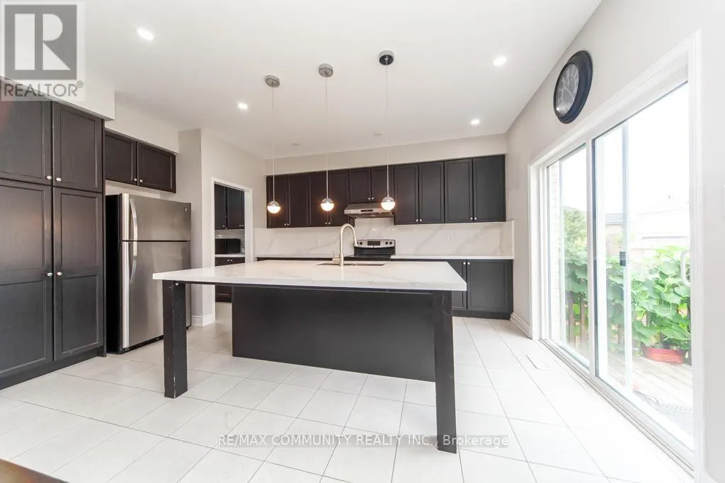 24 RAITHBY CRESCENT