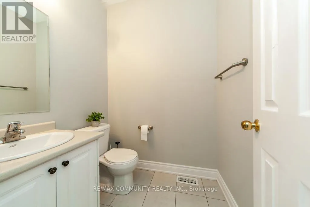 24 RAITHBY CRESCENT
