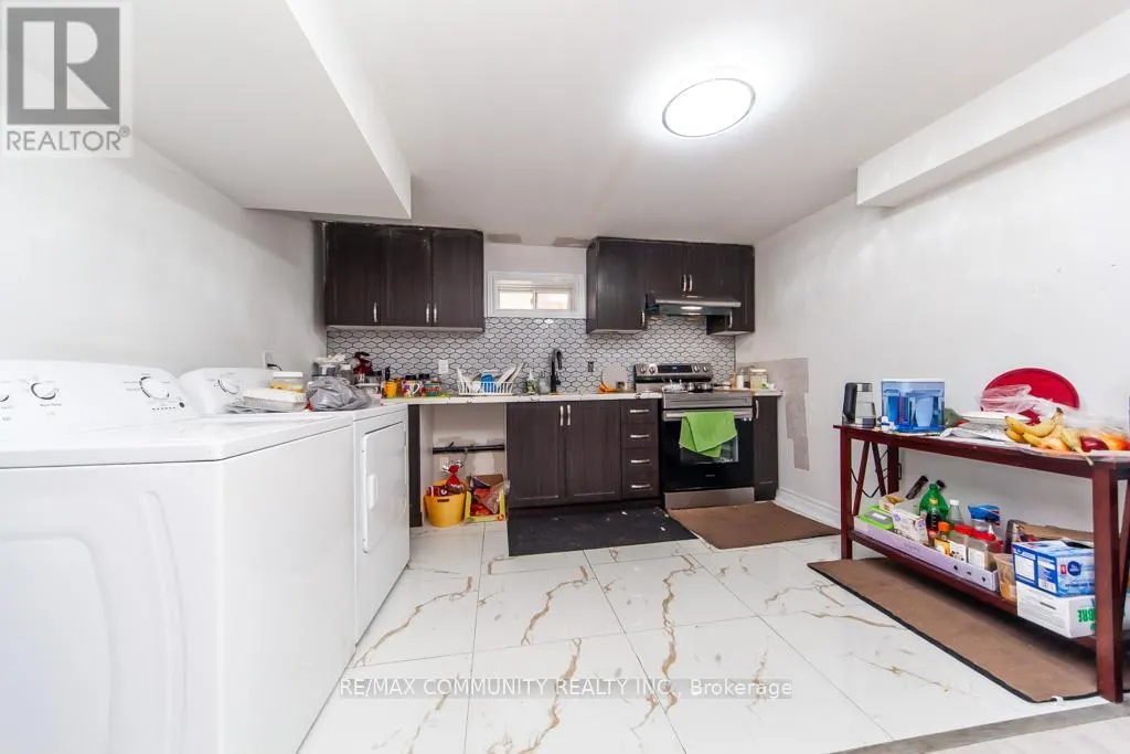 24 RAITHBY CRESCENT