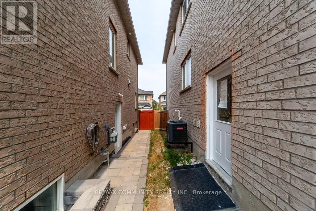 24 RAITHBY CRESCENT