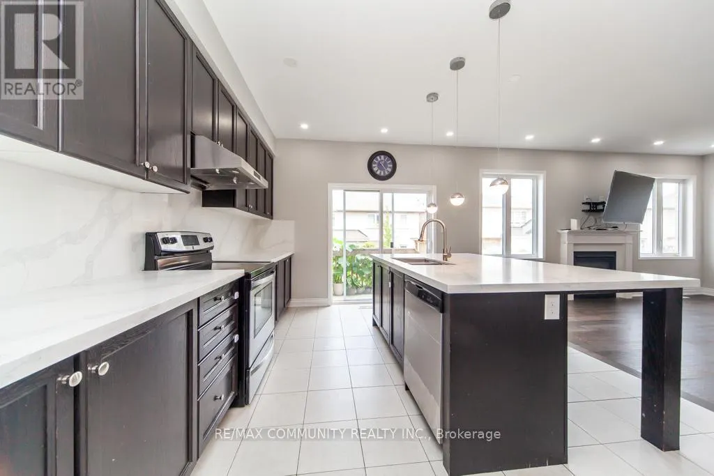 24 RAITHBY CRESCENT