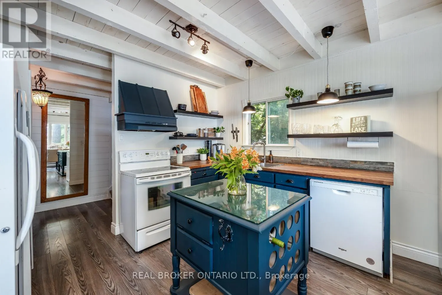 126 PINE POINT LANE