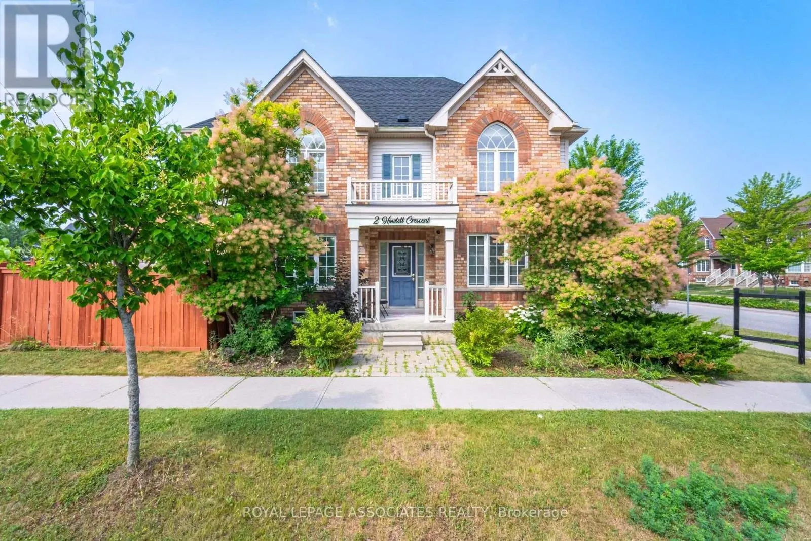 2 HOWLETT CRESCENT