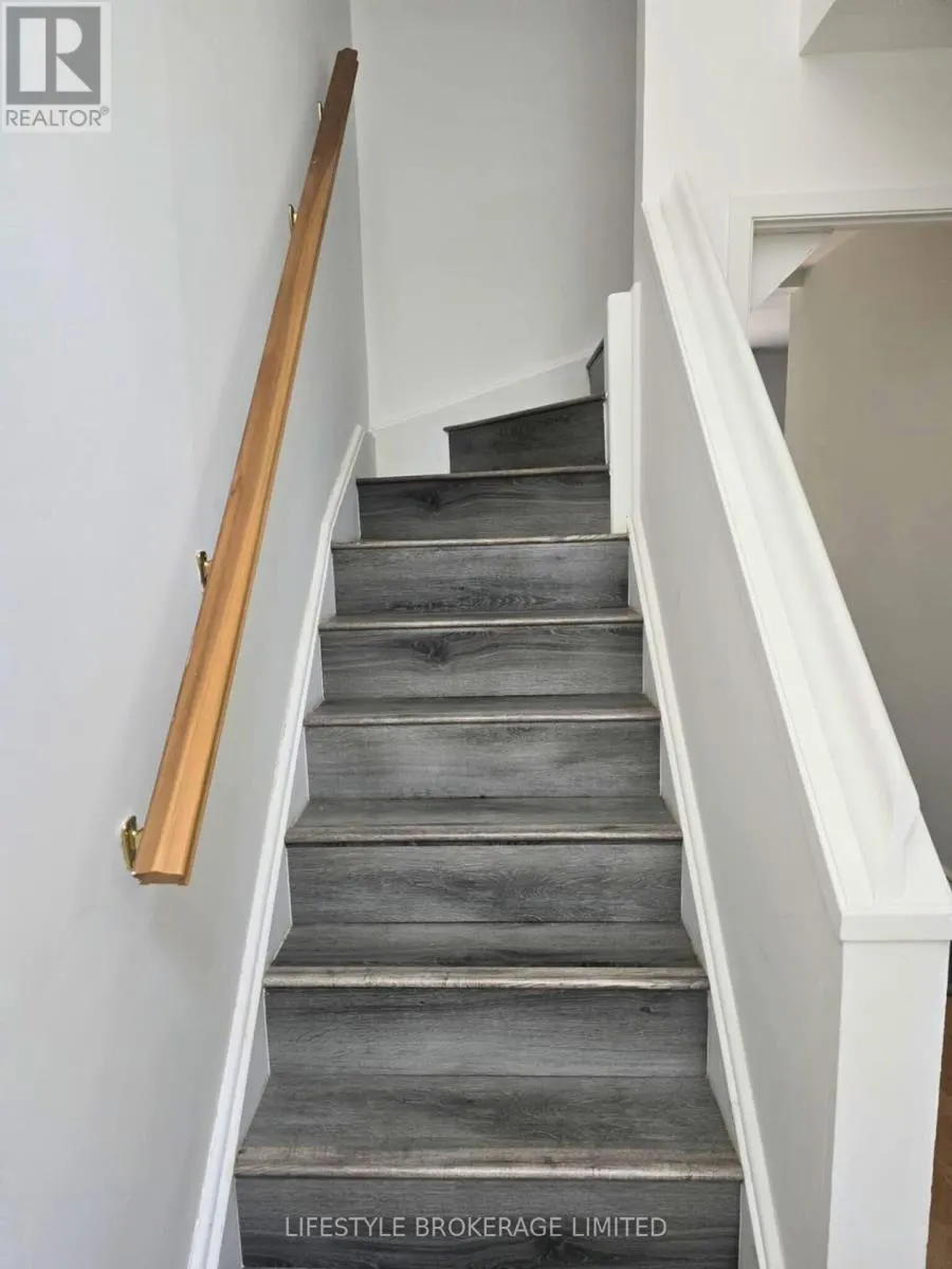 10 THE BRIDLE PATH