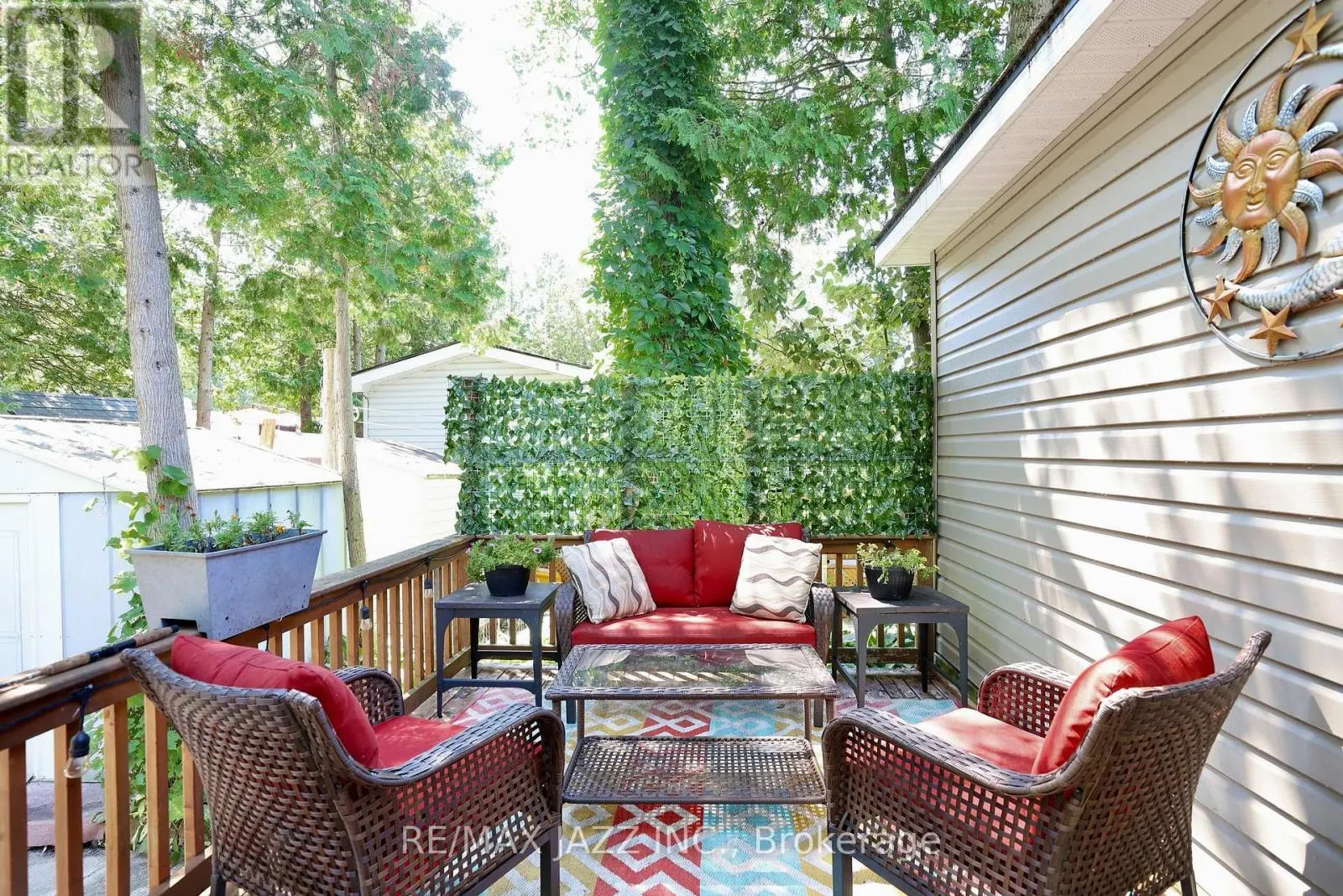 819 - 225 PLATTEN BOULEVARD, #819