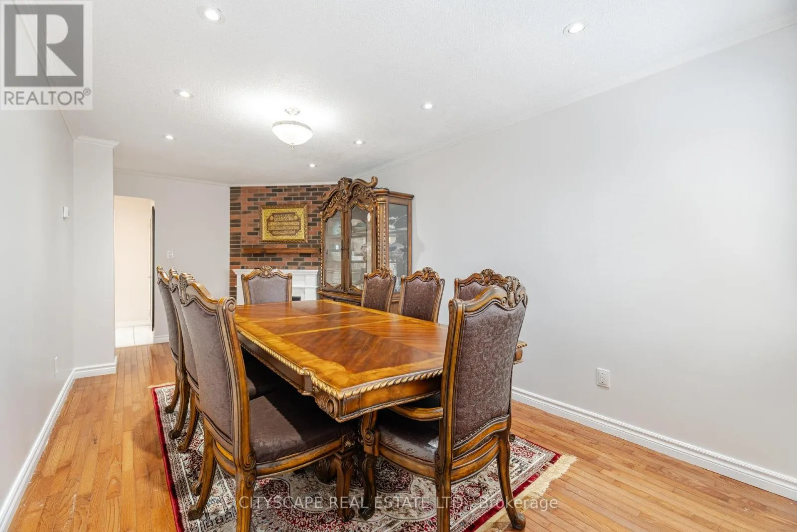 12 COOMER CRESCENT