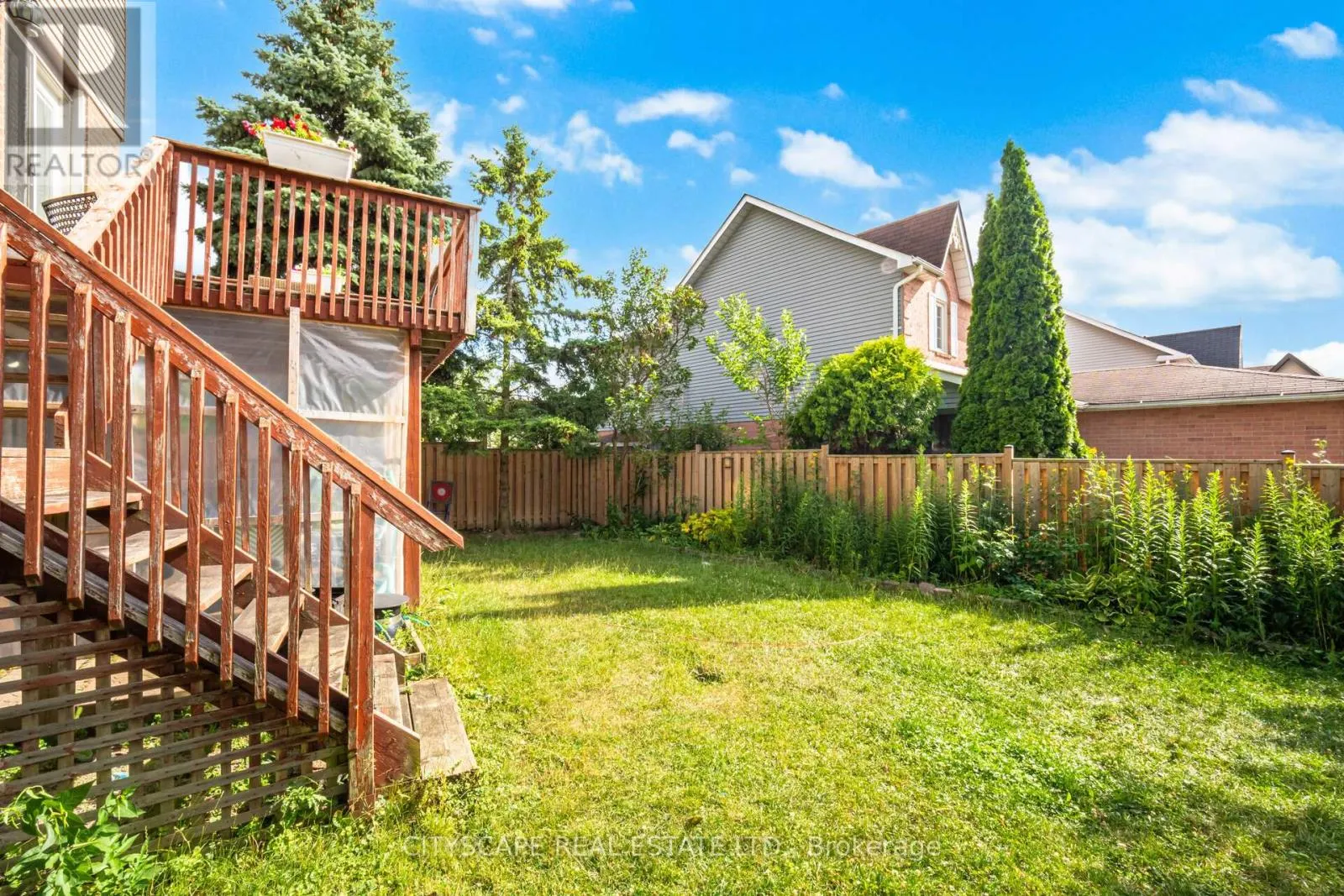 12 COOMER CRESCENT