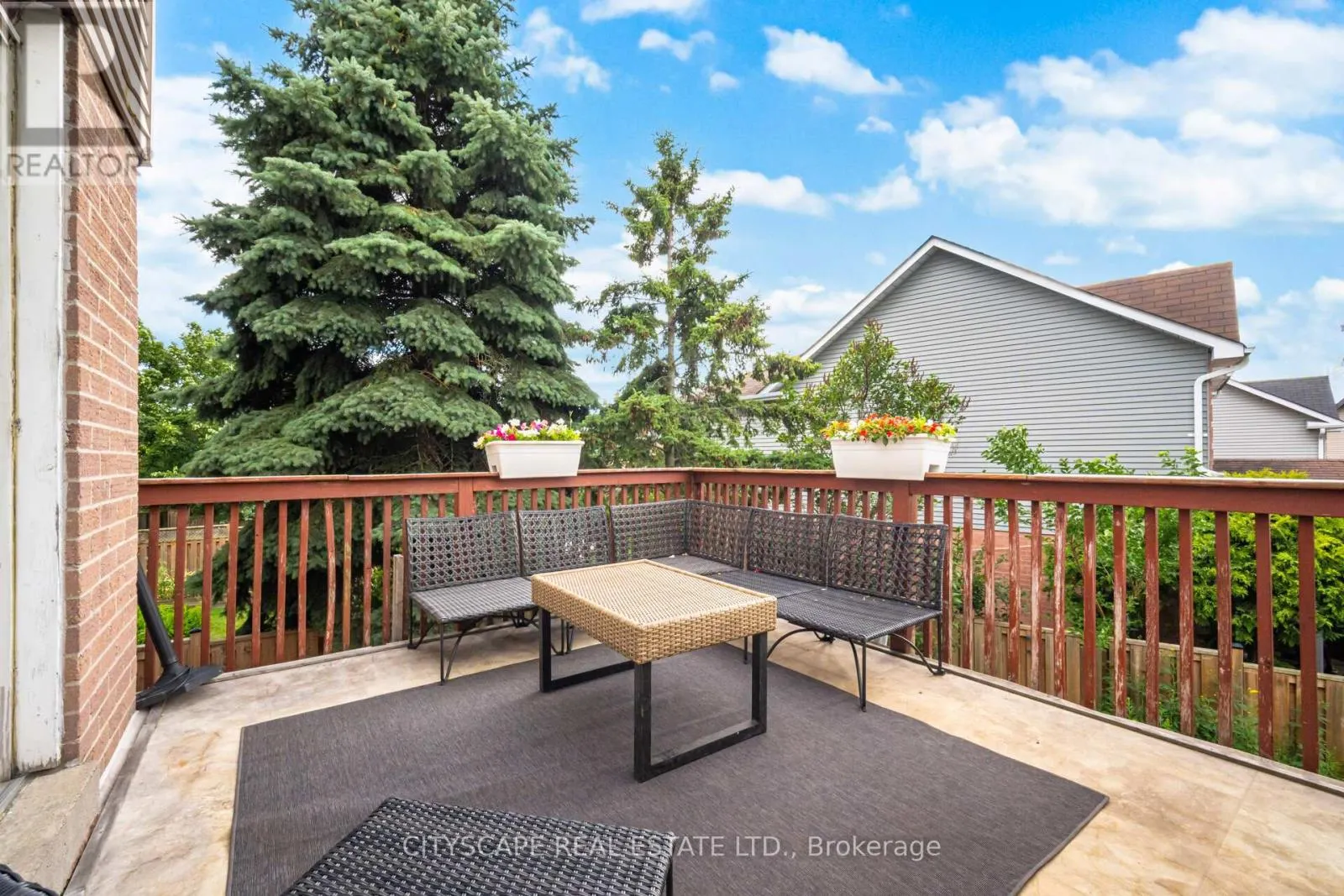 12 COOMER CRESCENT