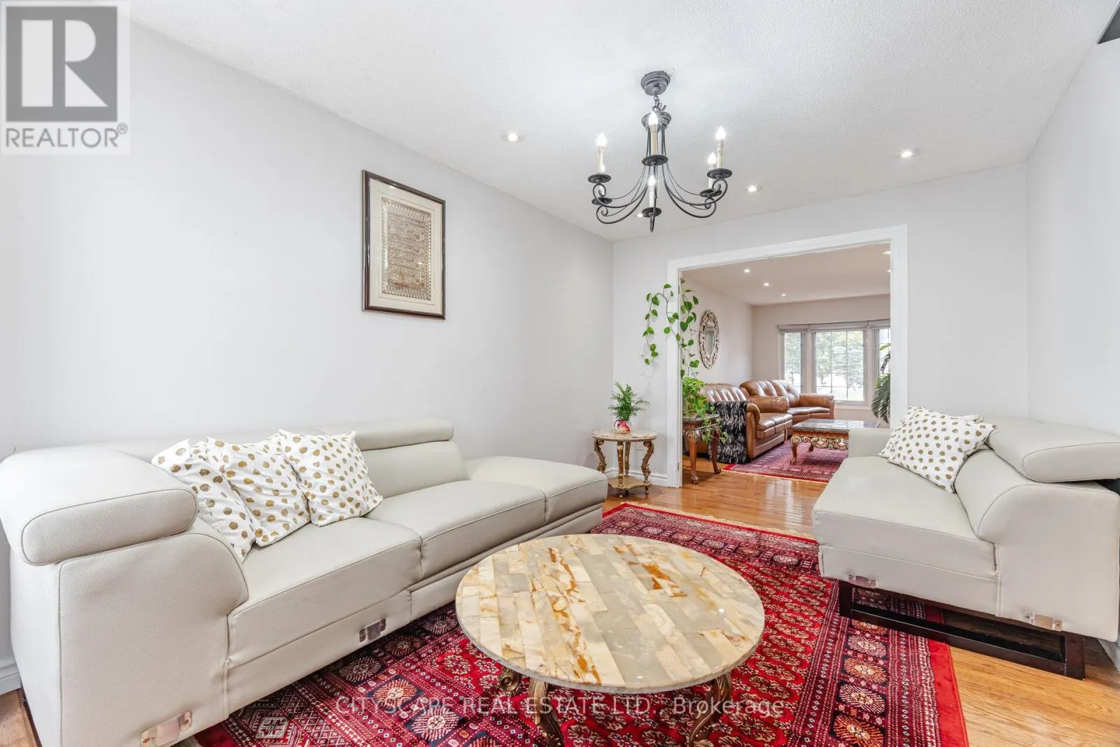 12 COOMER CRESCENT