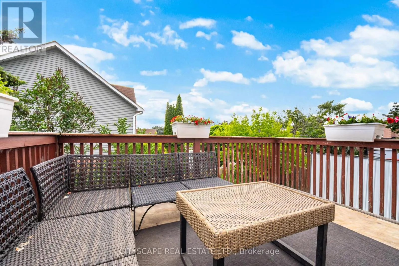 12 COOMER CRESCENT