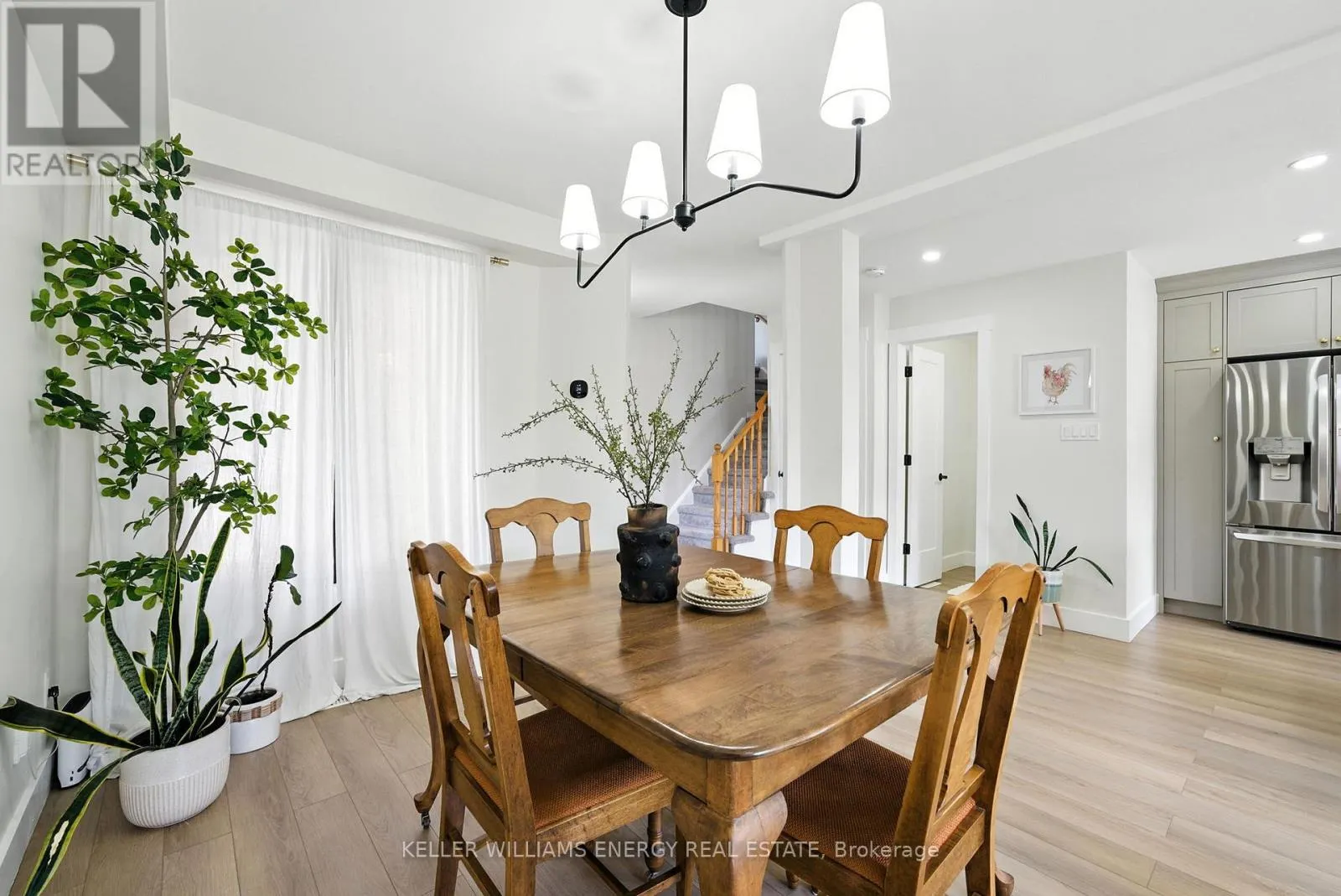 9 GLEN RAY COURT