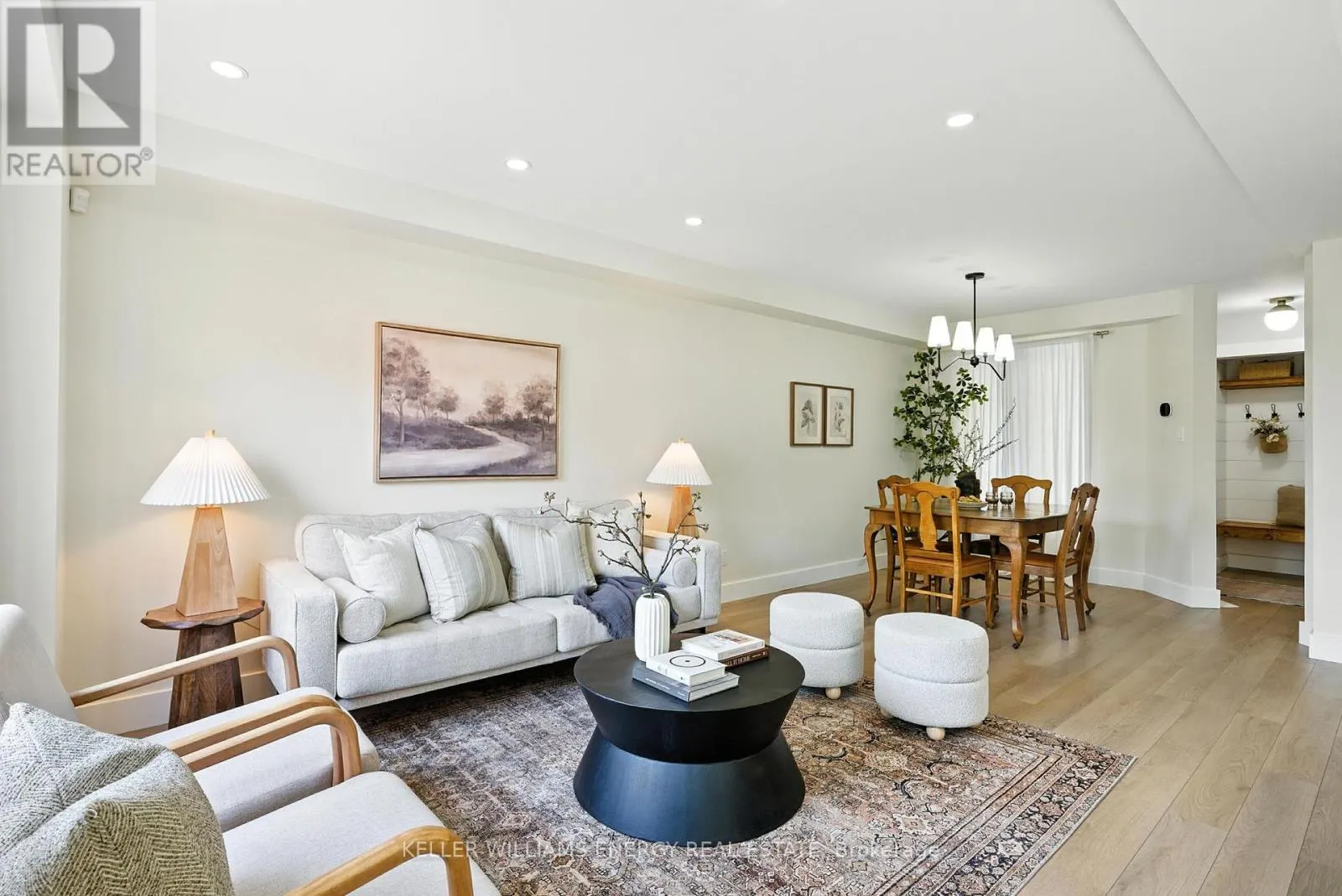 9 GLEN RAY COURT