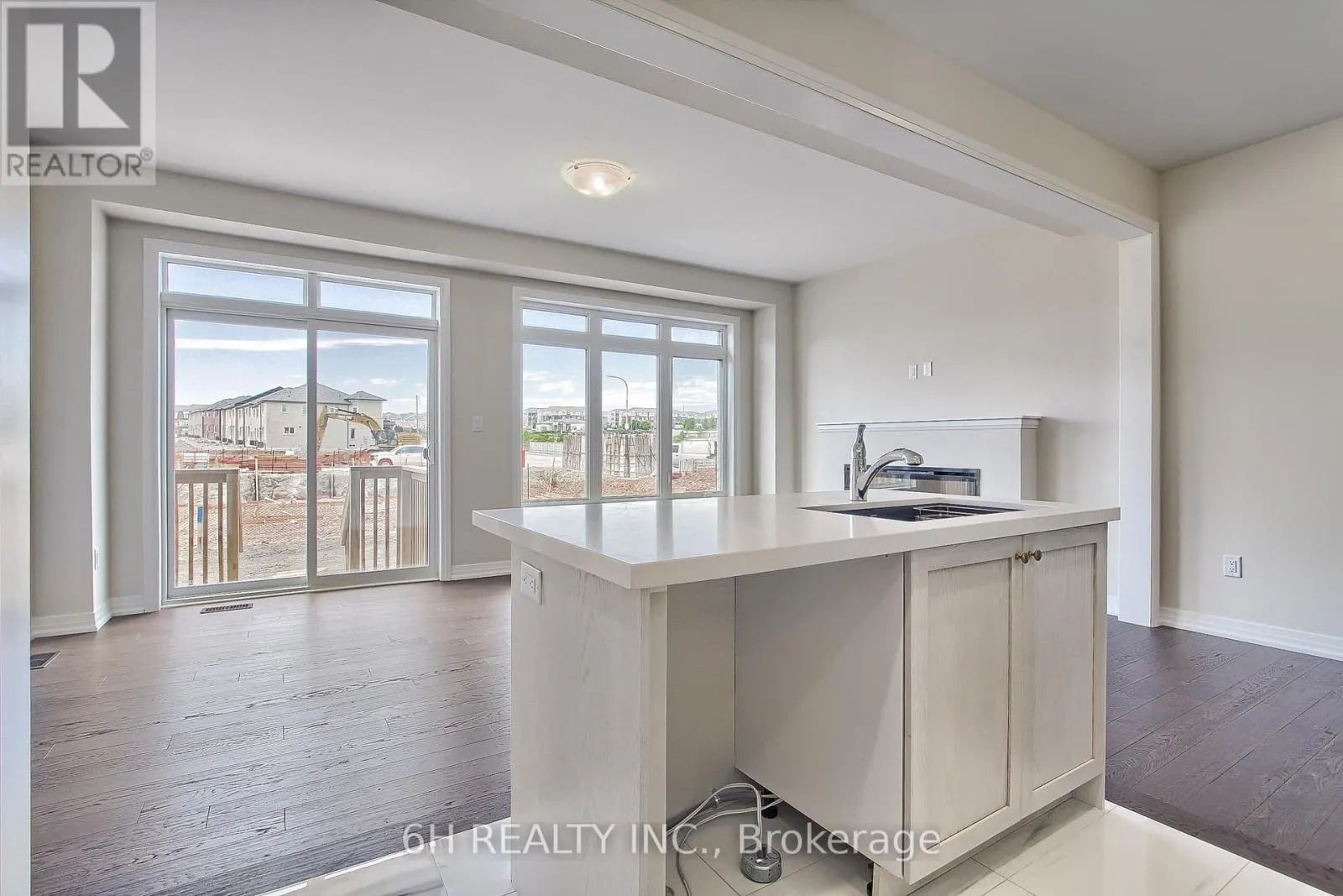 2616 HIBISCUS DRIVE