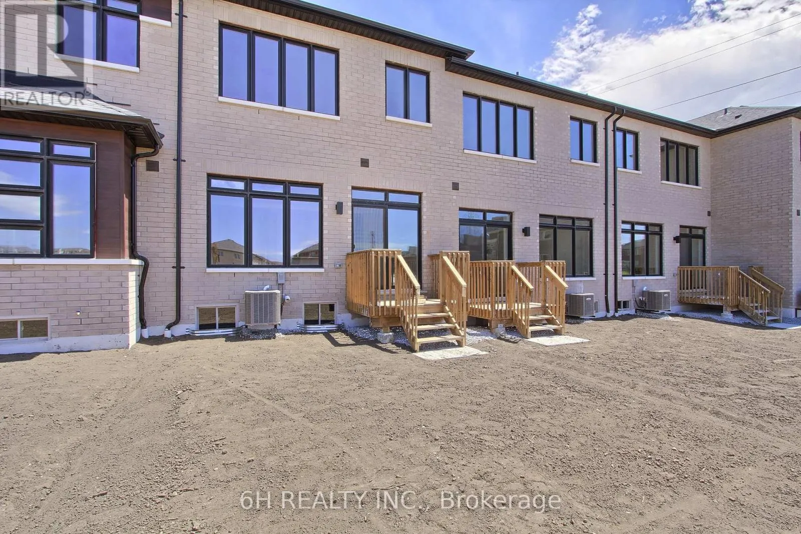 2616 HIBISCUS DRIVE