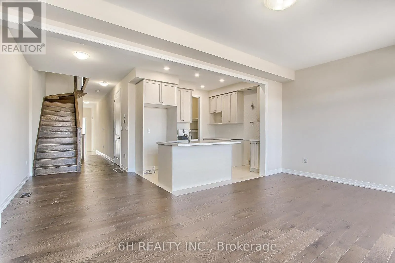 2616 HIBISCUS DRIVE