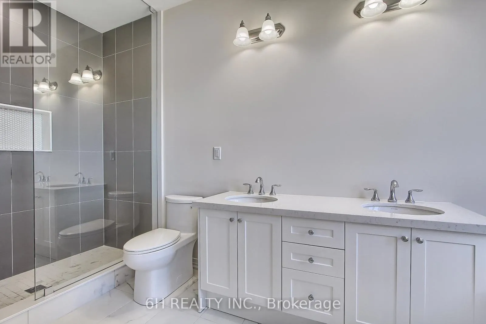 2616 HIBISCUS DRIVE