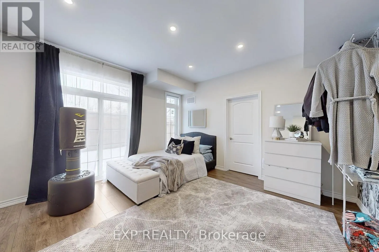 13 SEAGRAVE LANE