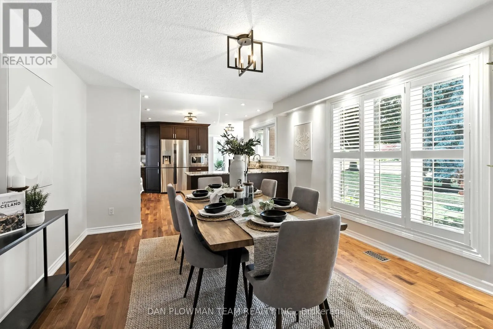 83 SHERWOOD ROAD E