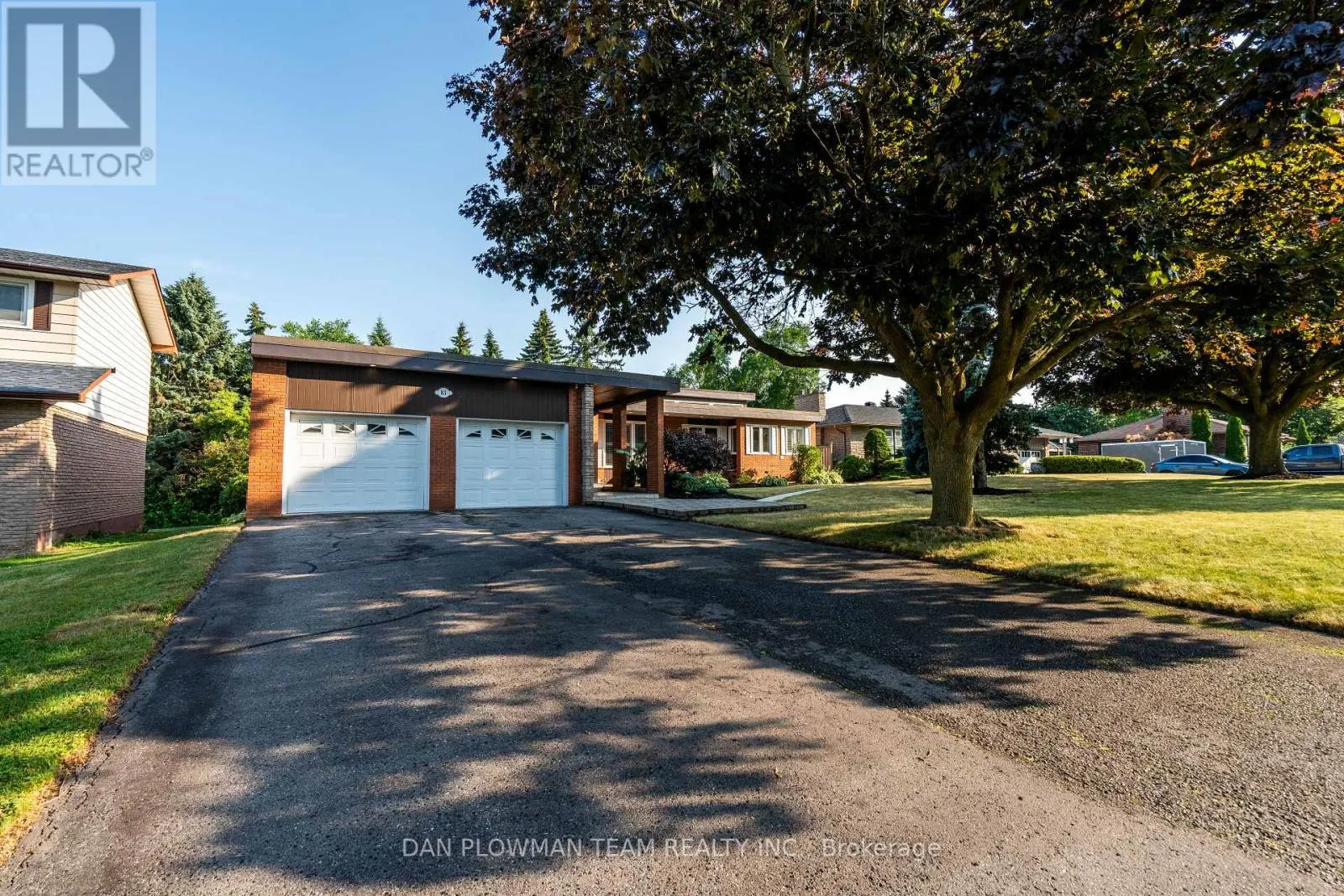 83 SHERWOOD ROAD E