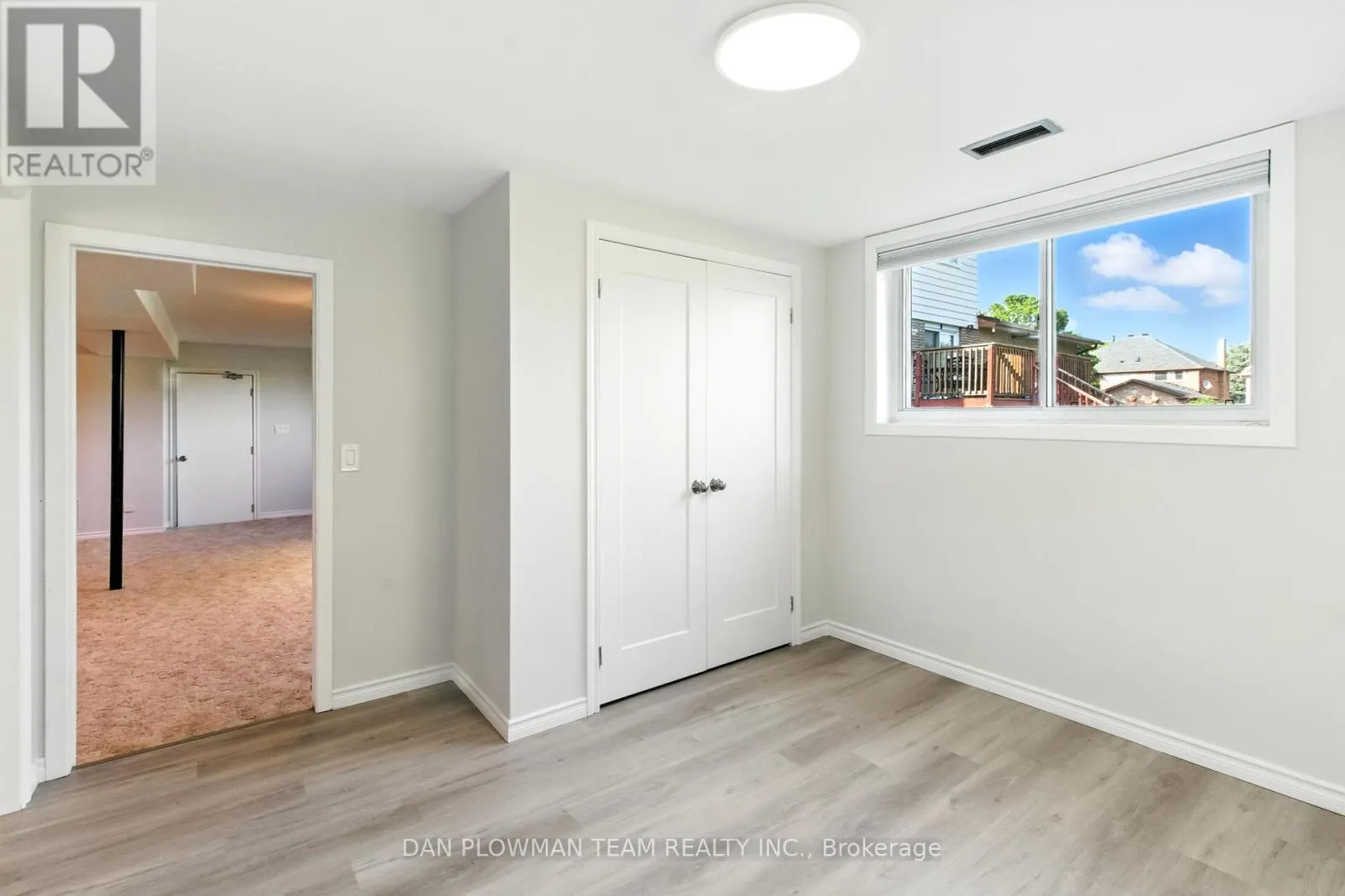 83 SHERWOOD ROAD E