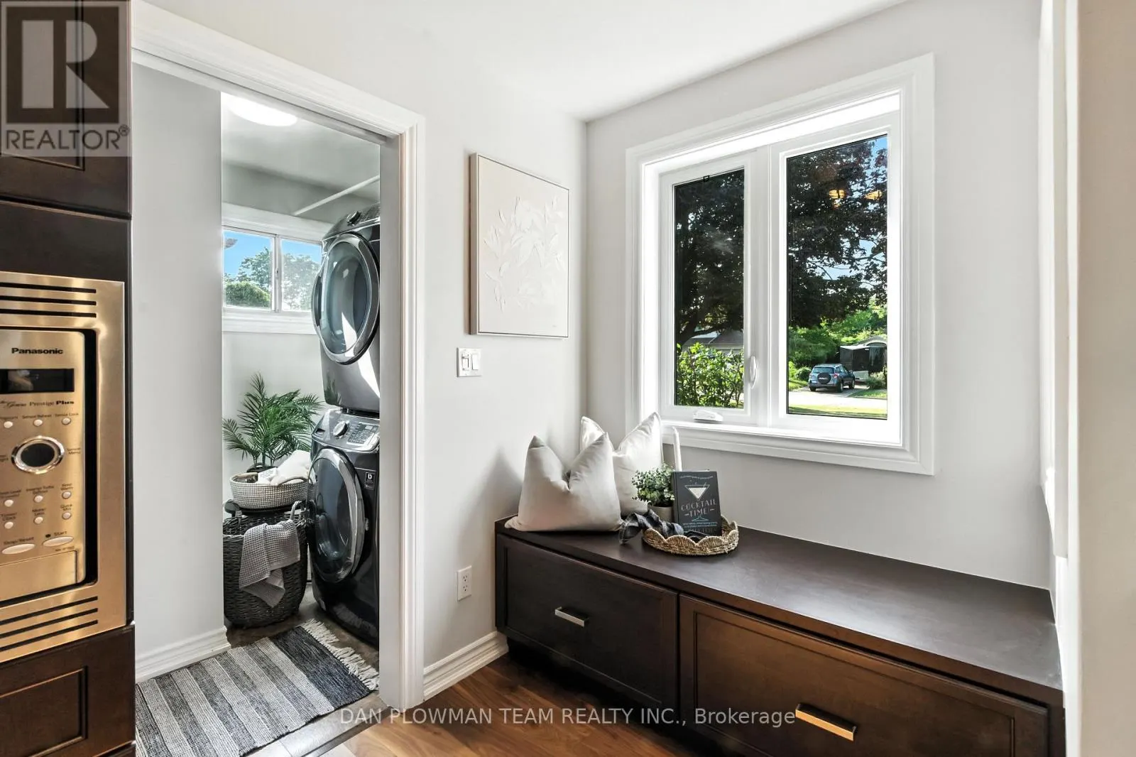 83 SHERWOOD ROAD E