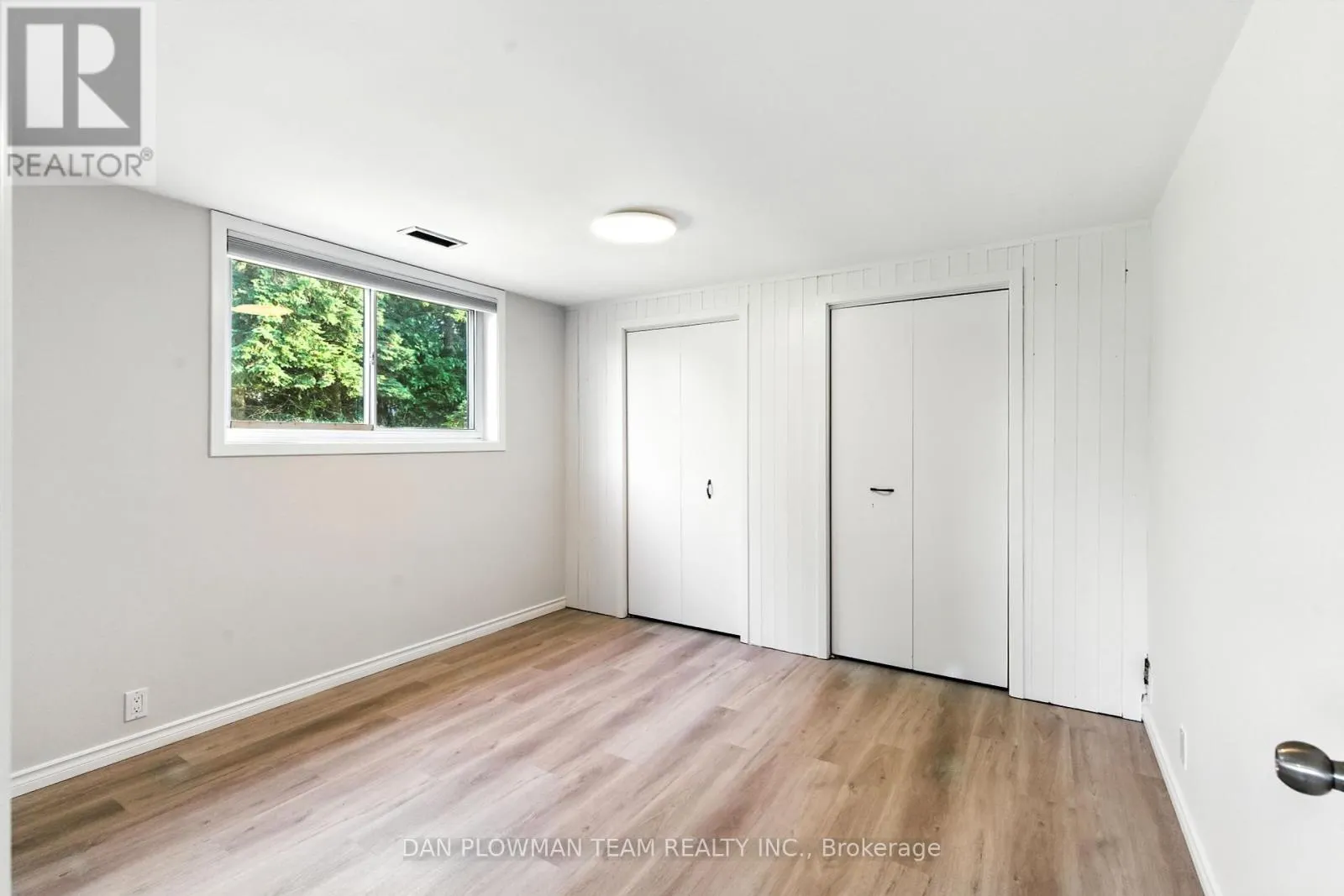 83 SHERWOOD ROAD E