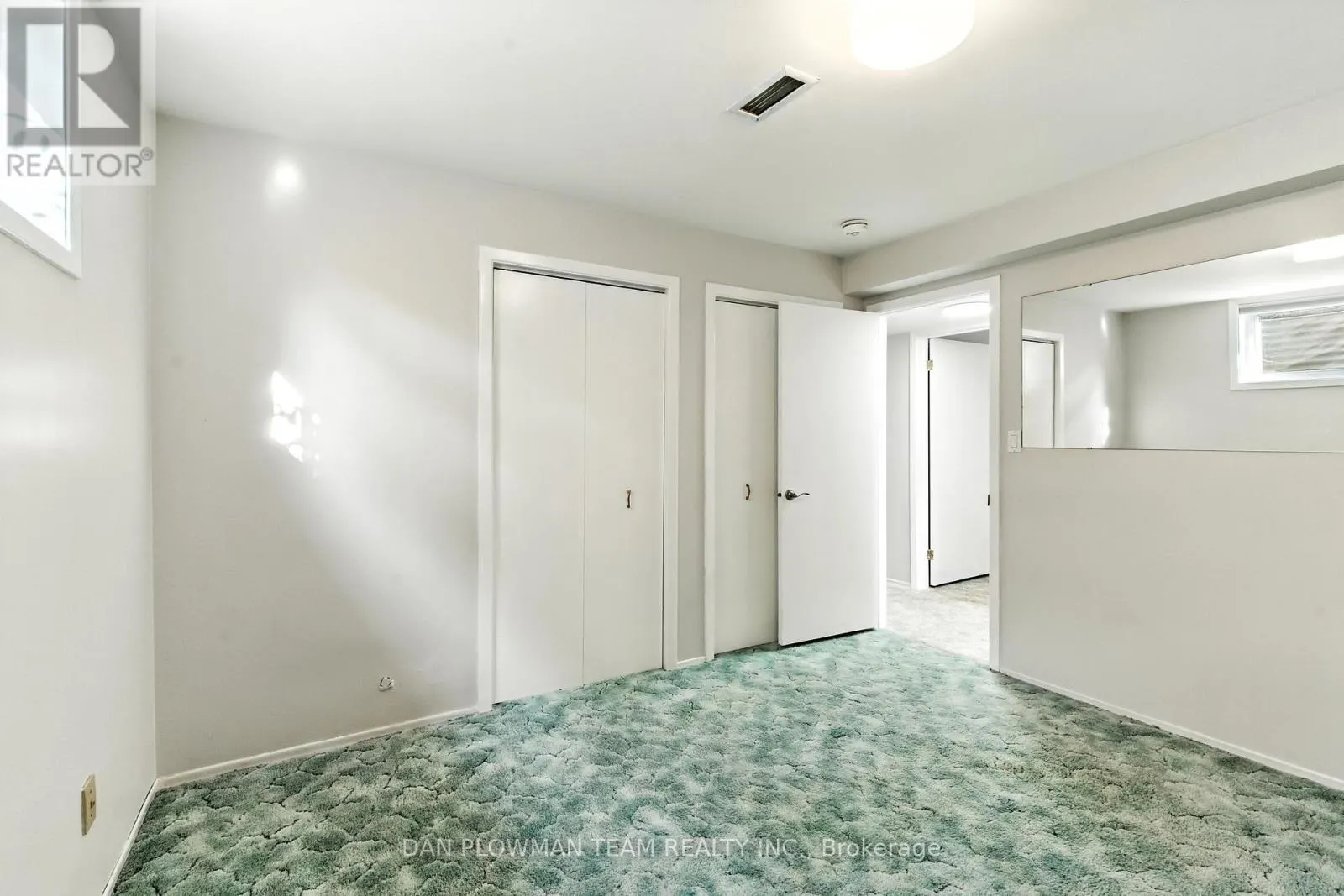 83 SHERWOOD ROAD E