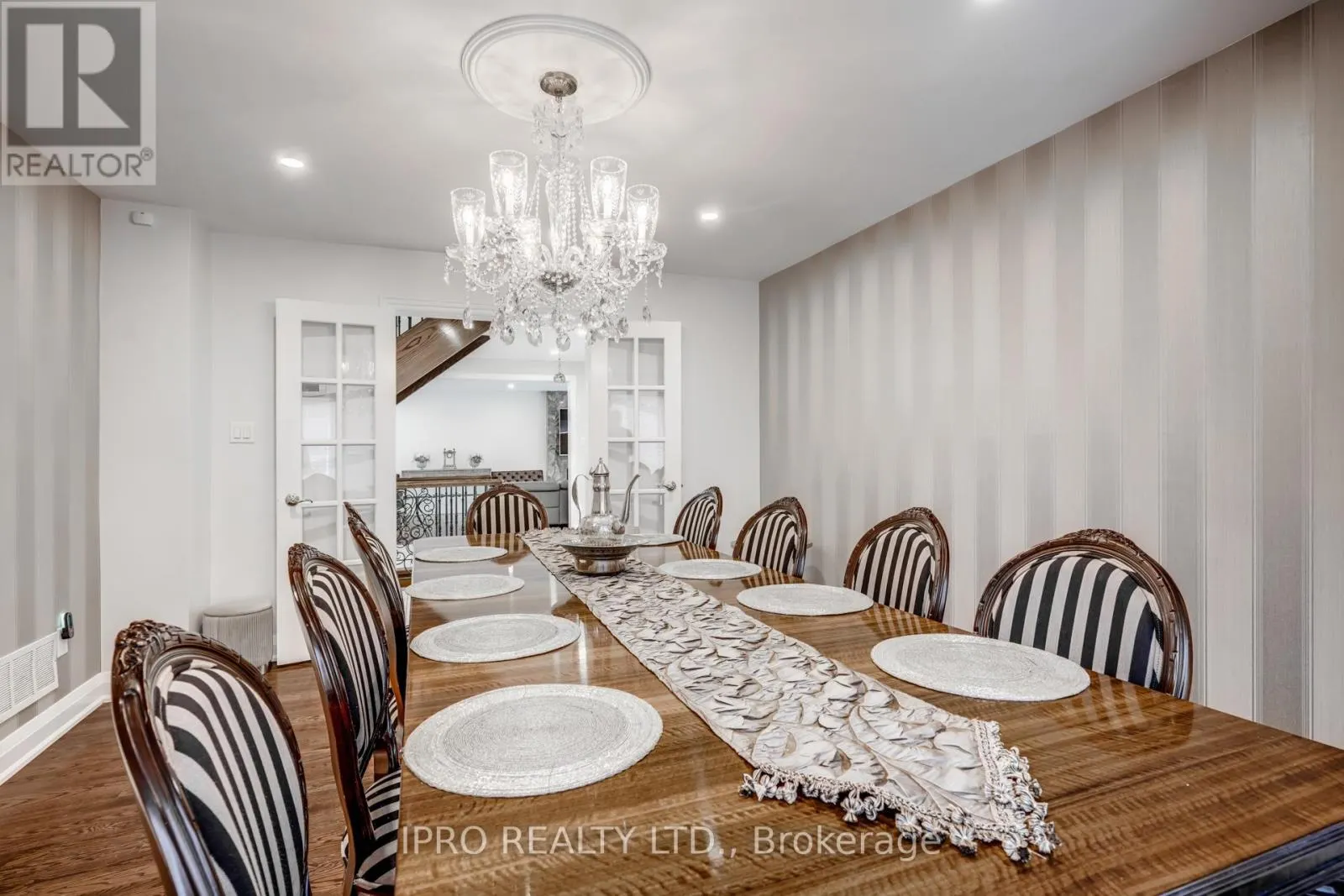 35 SAYOR DRIVE