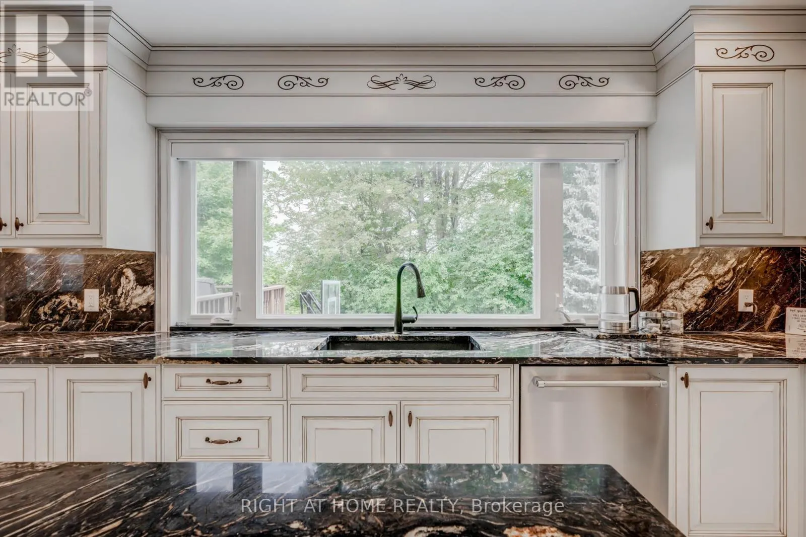 35 SAYOR DRIVE