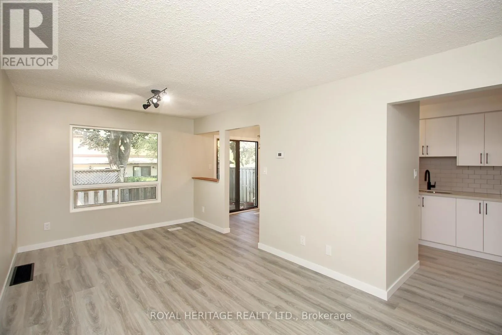 27 PARKER CRESCENT