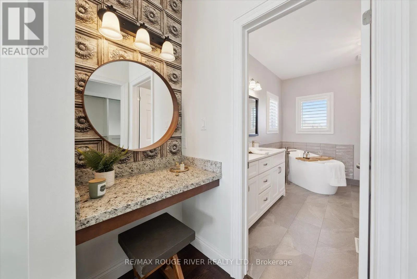 38 CHARLES TILLEY CRESCENT