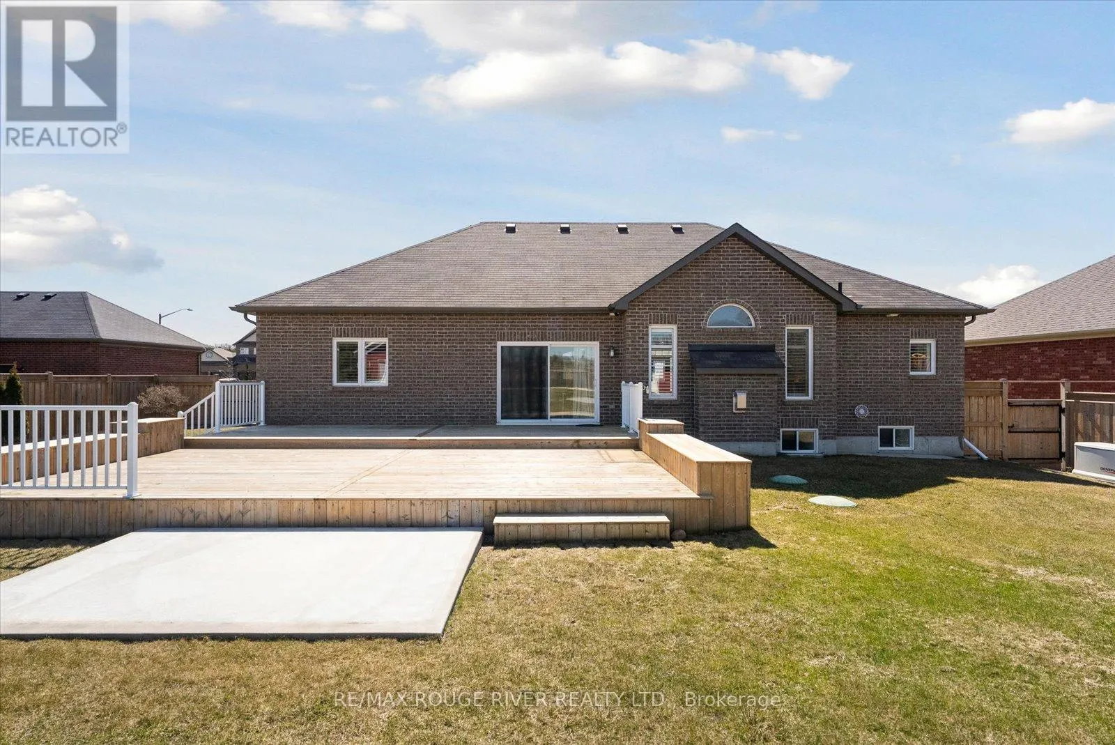 38 CHARLES TILLEY CRESCENT