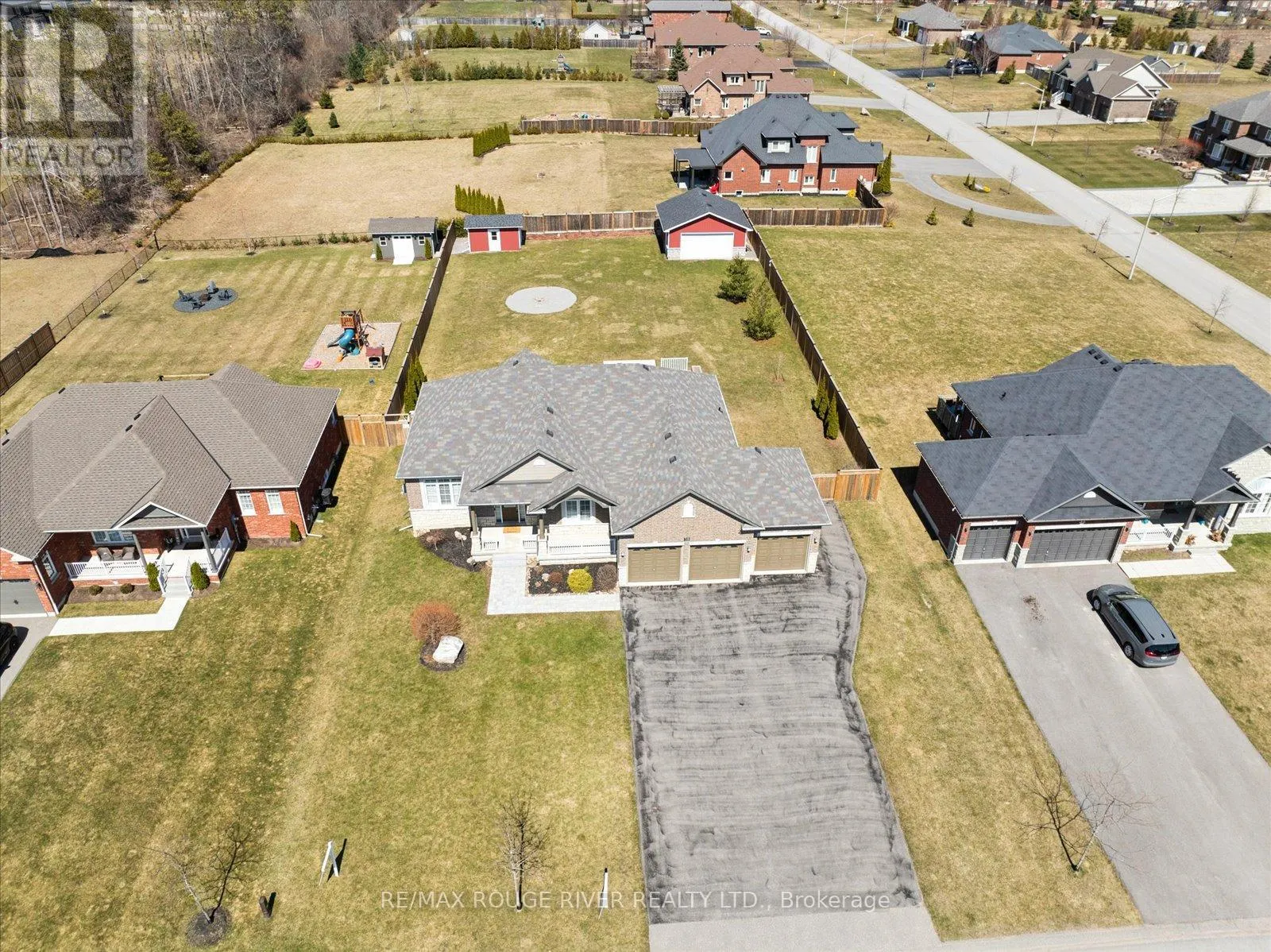 38 CHARLES TILLEY CRESCENT