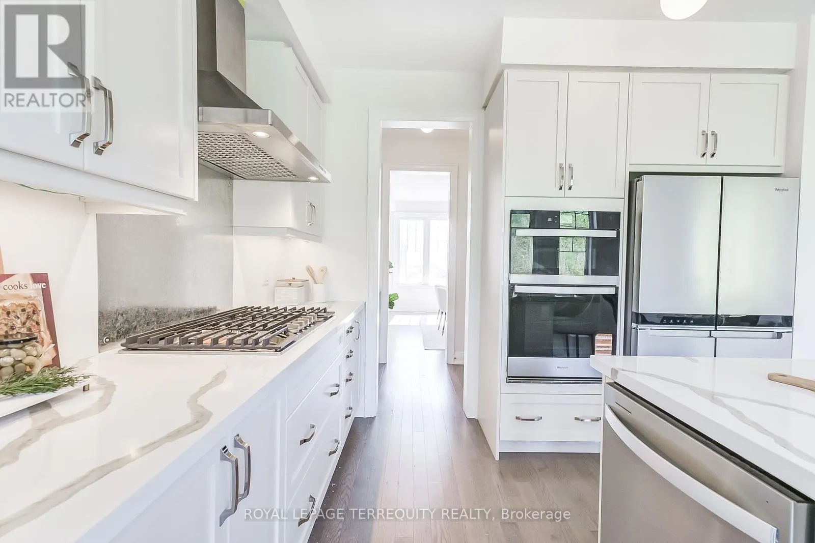 1224 TALISMAN MANOR