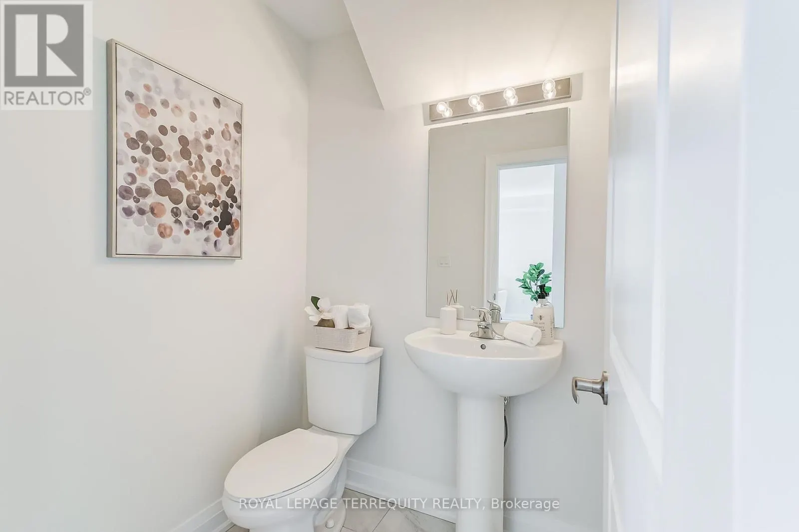 1224 TALISMAN MANOR