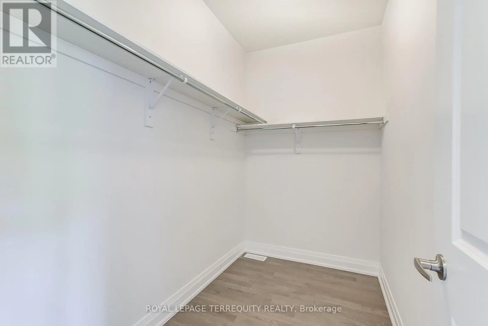1224 TALISMAN MANOR