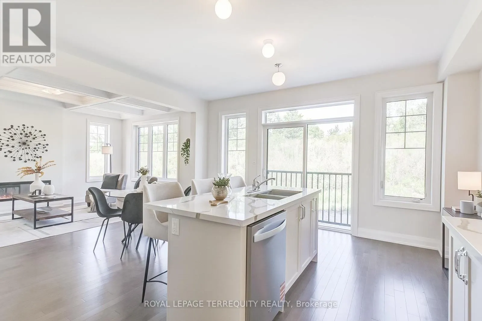 1224 TALISMAN MANOR